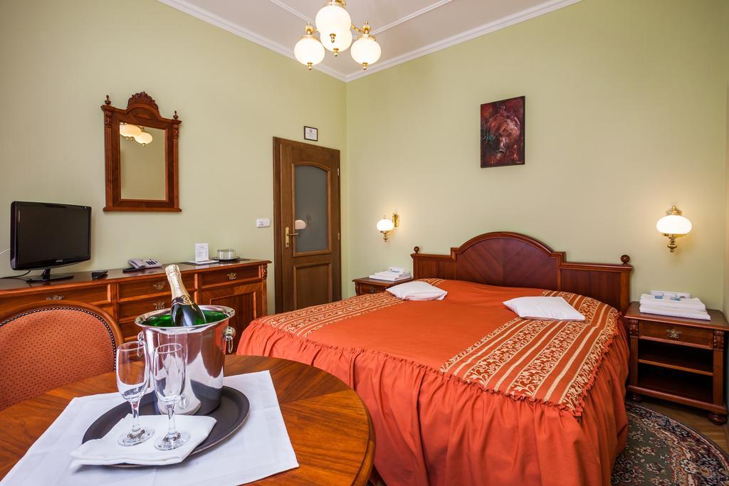 Hotel Jelinkova Vila Velké Meziříčí Rom bilde