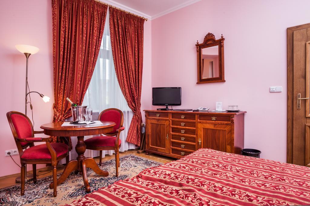 Hotel Jelinkova Vila Velké Meziříčí Rom bilde
